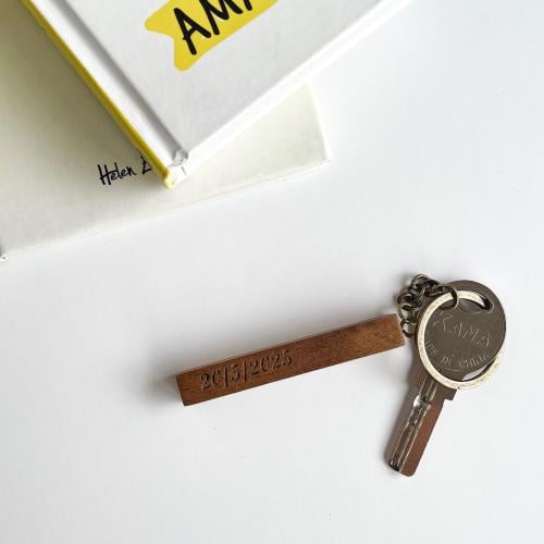 ميدالية خشبية