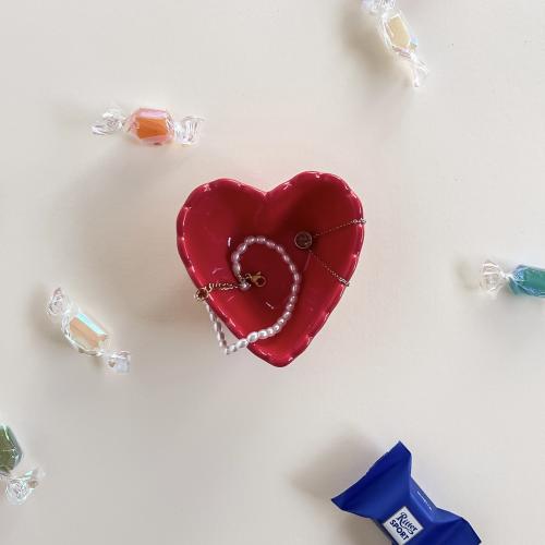 صحن أكسسوارات قلب