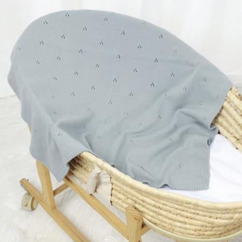 غطاء محبوك أزرق