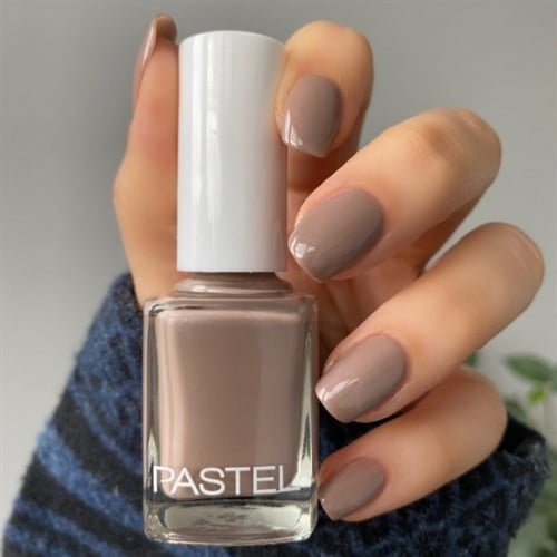 مناكير باللون البيج-43