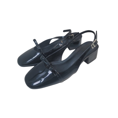 حذاء نسائي أسود لامع مفتوح الكعب (Slingback) مزين...