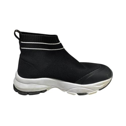 حذاء كالفين كلاين نسائي أسود