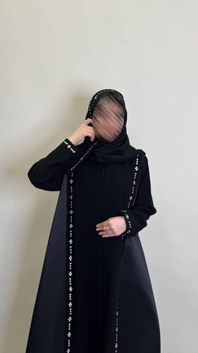 عباية حياكه بقماش سرميك اندونيسي سواد فاحم