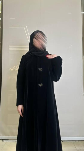 مخمل واقف اسود