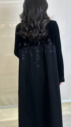 عبايه سرميك اندنوسي بتدخيل مخمل