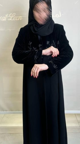 عبايه سرميك اندنوسي بتدخيل مخمل