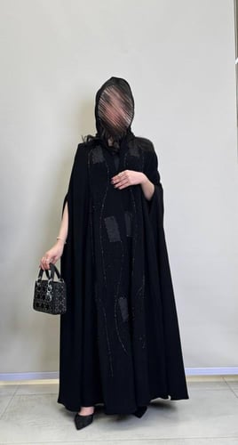 عباية كيان بقماش تفته شك عنابي
