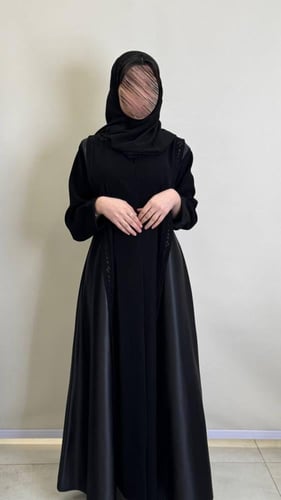 عباية حياكه بقماش سرميك اندونيسي سواد فاحم