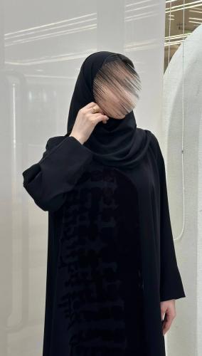 عبايه غرام بقماش اندنوسي اسود مع مخمل كوري موف