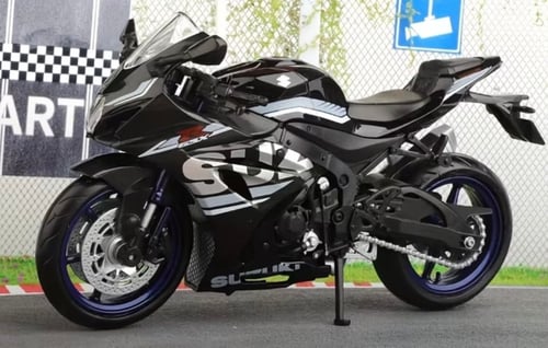 مجسم دراجة نارية 1000rr بدون قاعدة