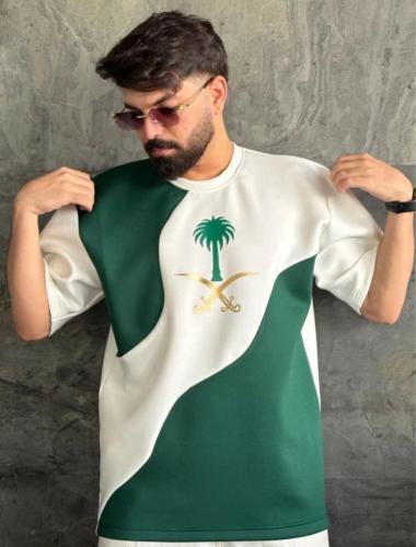 تيشرت اليوم الوطني بتصميم أنيق