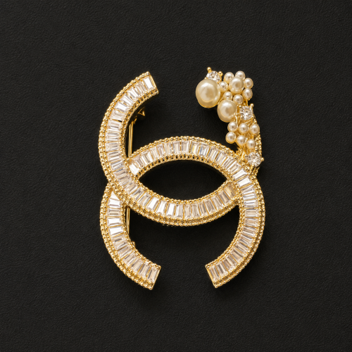 Luxury Interlocking Pearl and Crystal Brooch