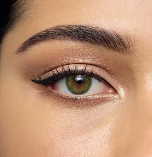 عدسات أكيوفيو ديفاين جرين Define Fresh 1 day Green...