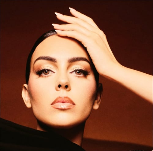 عدسات جورجينا رودريغيز من امارا موديرن جراي 2023 -...