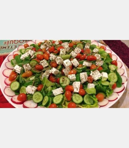 سلطة جبنة بالخضار شطة/بارد