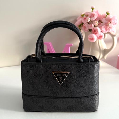 Guess ذهبي