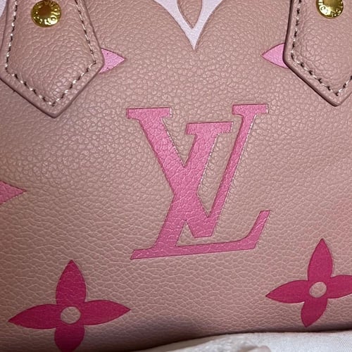 LV بينك