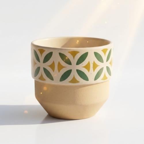 A seven and palm tree cup