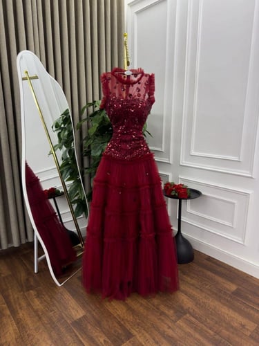 فستان سهرة راقي بورد ناعمه