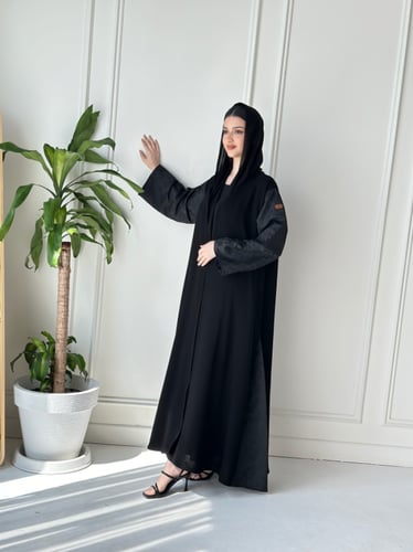 عباية تفتة ارمي علي الكم والعبايه