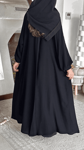 عباية كم قبضة بجيوب أمامية