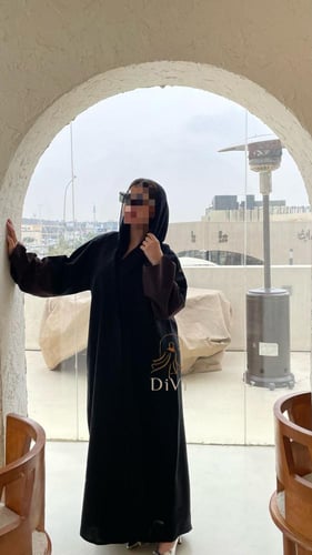 عبايه بني ع الكم