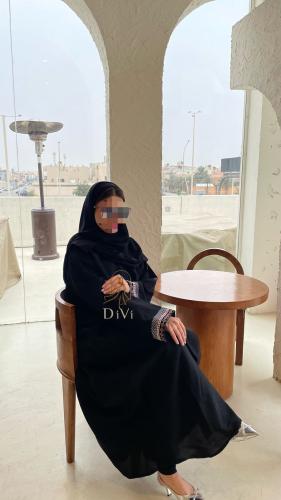 عبايه الاميره طرف الكم