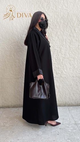 عباية كريب ملكي تدخلية جاكار