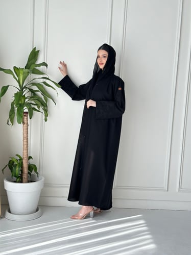 عباية لمار ورود اسود ع الكم