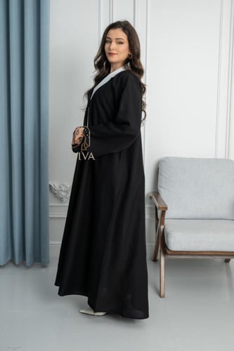 عبايه كتان ياقه ابيض نص