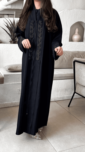 عباية شيك تطريز علي الكم والعباية