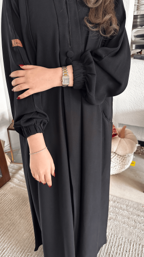 عباية كم قبضة بجيوب أمامية