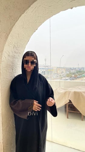 عبايه بني ع الكم