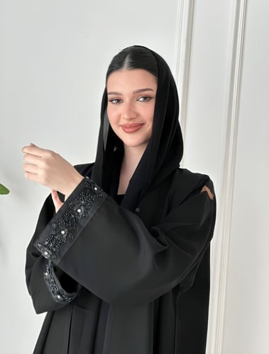 شيك ورد أسفل الكم