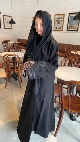 عبايه شيفون طرف الكم