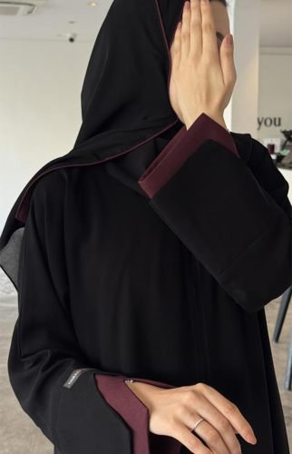 عباية كريب عنابي على الكم