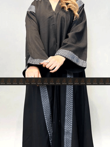 عباية ديفا خط ابيض ع الكوم و العبايه