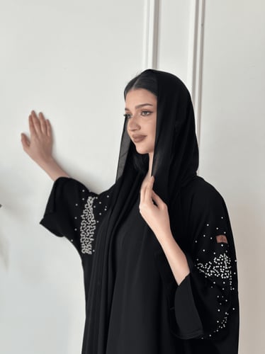 عباية ديفا نص بشت تطريز ابيض