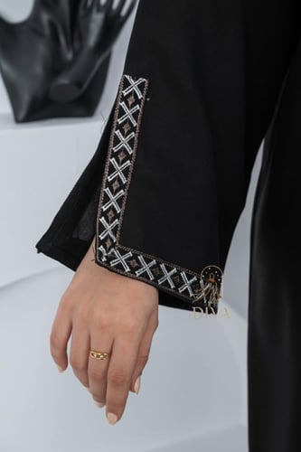 عبايه كتان كلفه بيج الكم والعباية مفتوح