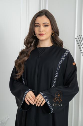 عبايه كريب ملكي كلفه ازرق ع الكم والعباية نص