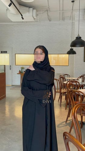 عبايه تطريز ورود اسود كامل الكم