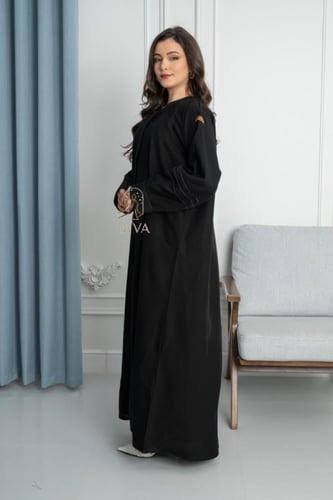 عبايه كتان خيوط وسط الكم