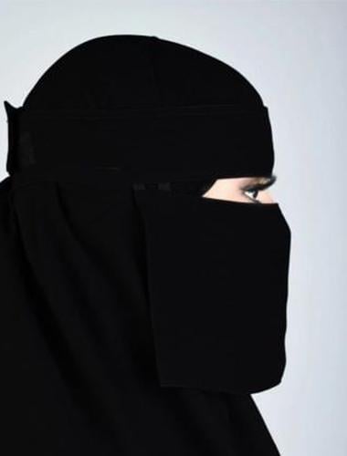 نقاب ربع وسط لاصق