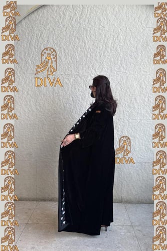 عباية نبرة هادئة