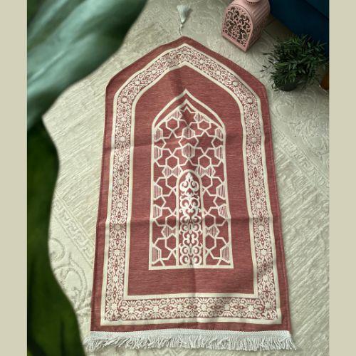 سجادة محراب لون وردي غامق