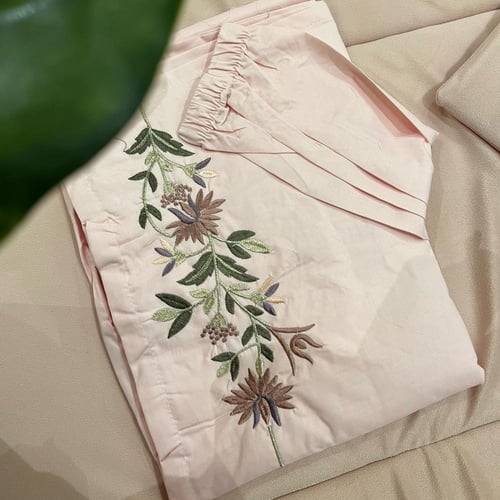 طقم صلاة ملكي مطرز بالذهبي