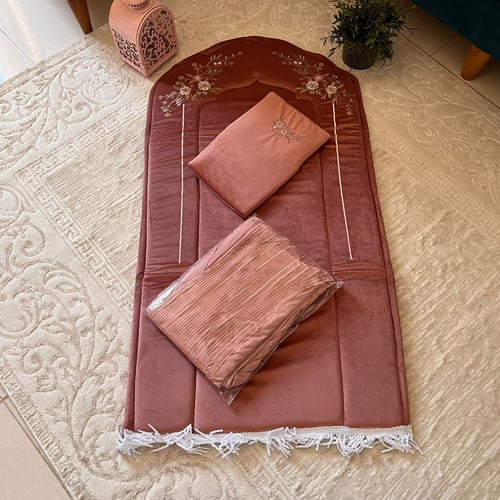 طقم صلاة مميز لون لحمي غامق
