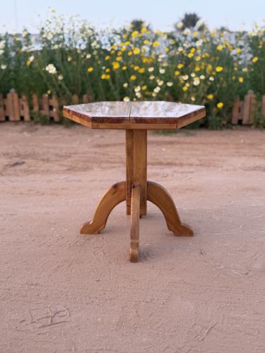 طاولة خشب سداسية