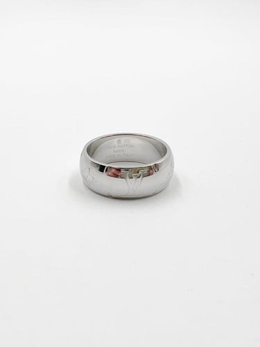 خاتم لويس فيتون فضي شامل الملحقات