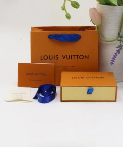 ملحقات لويس فيتون طبق الاصل